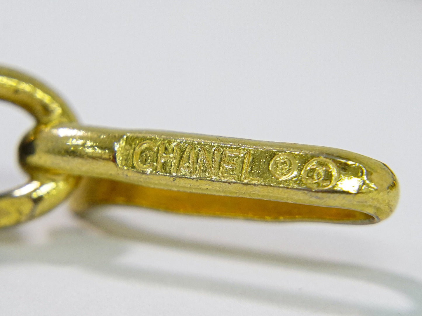 Chanel Vintage Logo Chain Belt Metal and Leather, Gold, Gold Plated, Belt