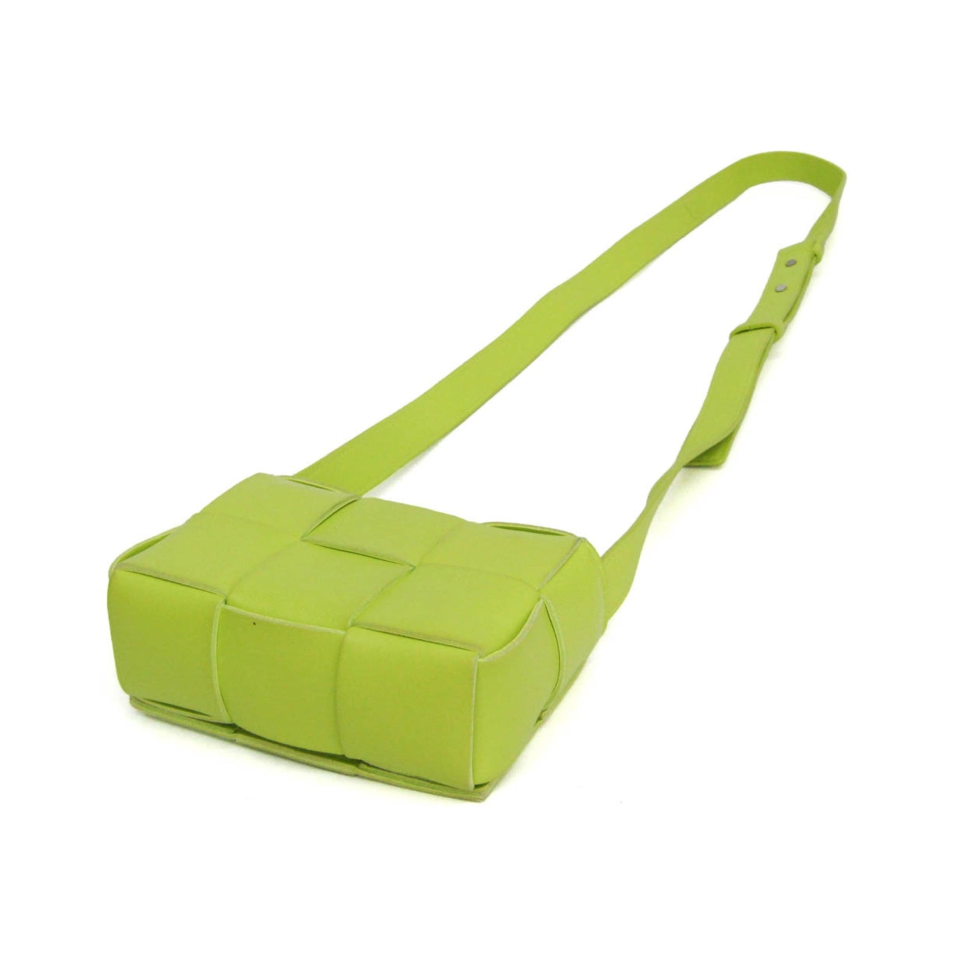 Bottega Veneta Cassette Maxi Intrecciato Leather, Green, Leather, Clutch