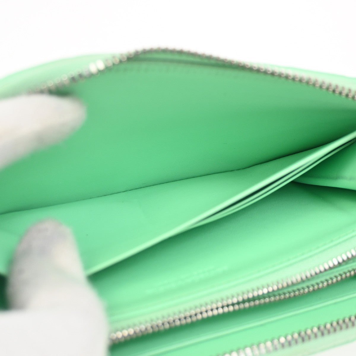 Bottega Veneta Intrecciato Long Zip Wallet - Brandsamsara