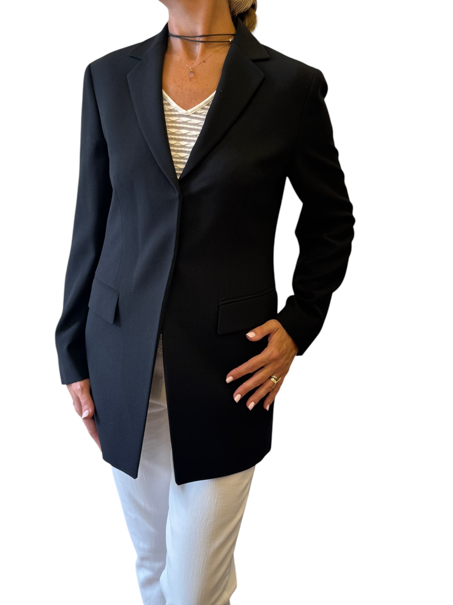 Brandsamsara black wool blazer by Max&Co featuring long sleeves and a tailored fit worn by a model
