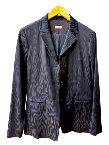 Brandsamsara Max&Co suit jacket in a black acetate blend with a subtle wood grain pattern and three-button closure.