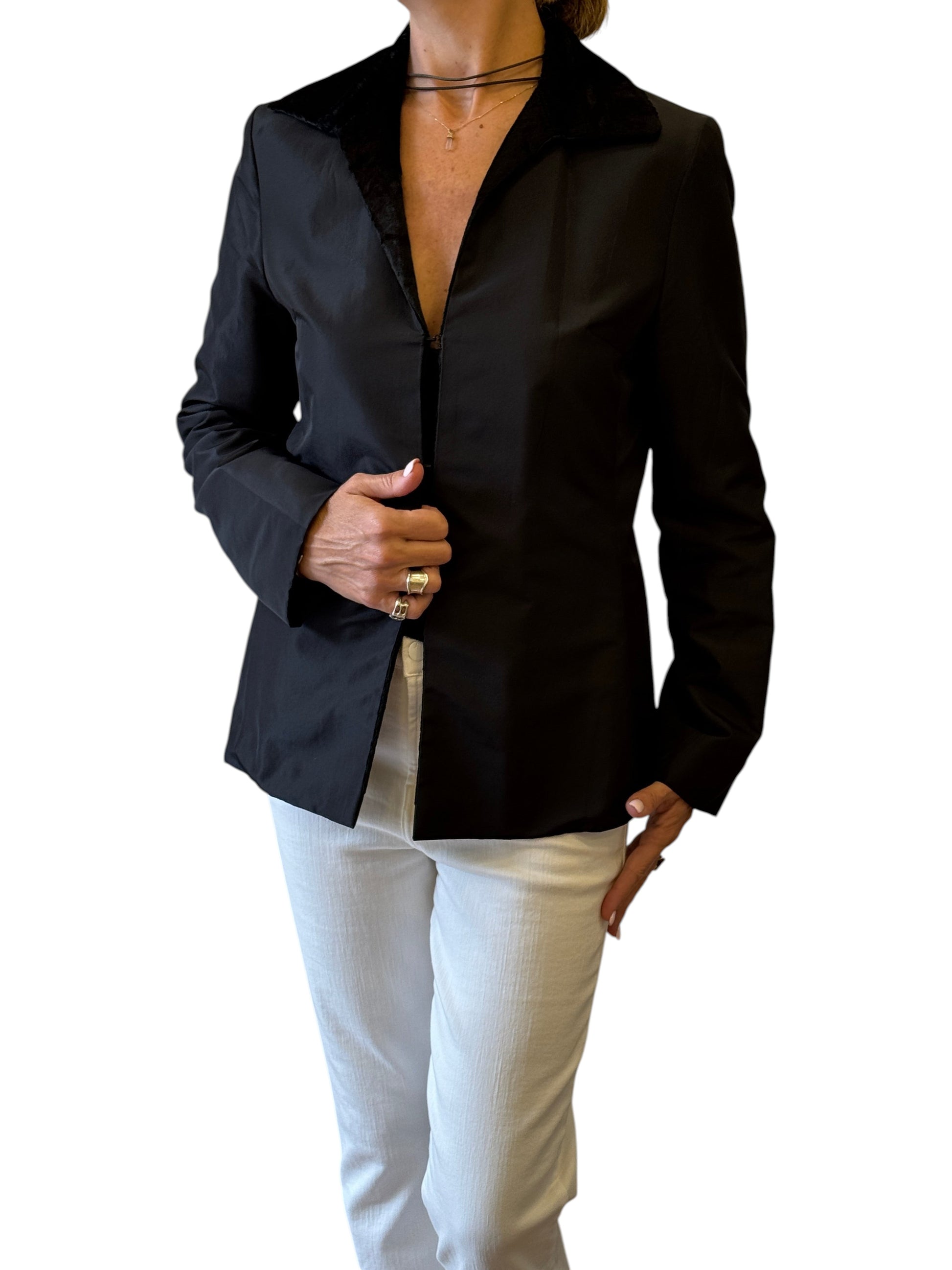 Brandsamsara Max&Co black long sleeve jacket with velvet collar detail worn by a model