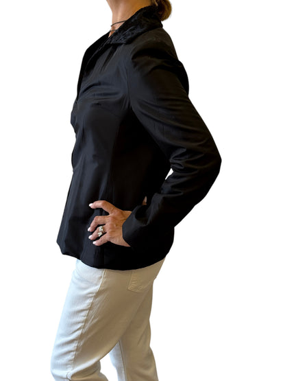 Brandsamsara Max&Co black long sleeve jacket with a velvet collar worn by a model in profile view