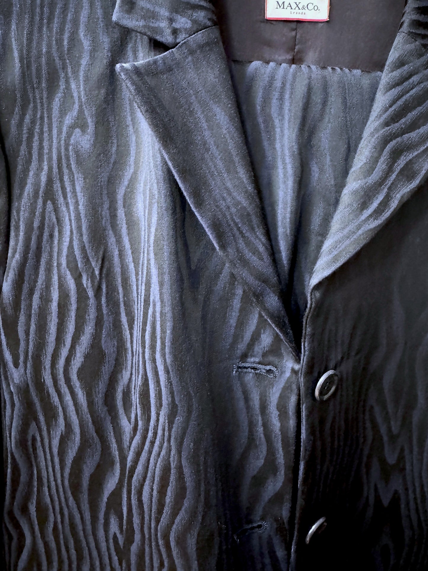 Brandsamsara Max&Co suit jacket in a dark multicolor acetate blend with a subtle wavy wood grain pattern