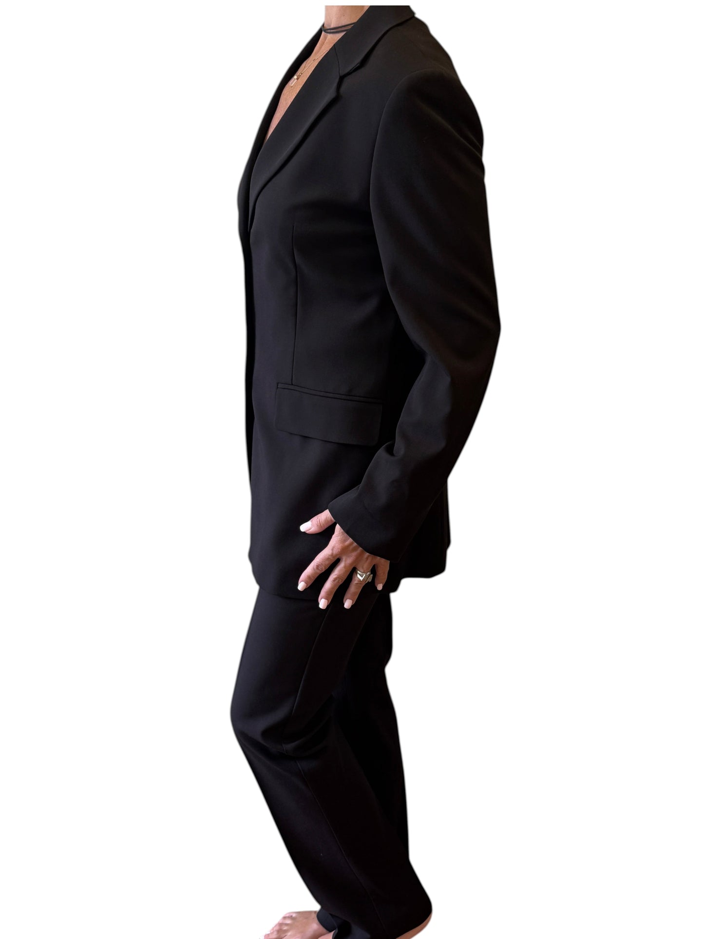Brandsamsara Sportmax brown viscose blend long sleeve suit worn by a model in a side profile view