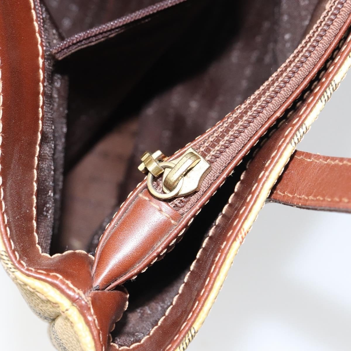 Burberry Top Handle Tote - Brandsamsara