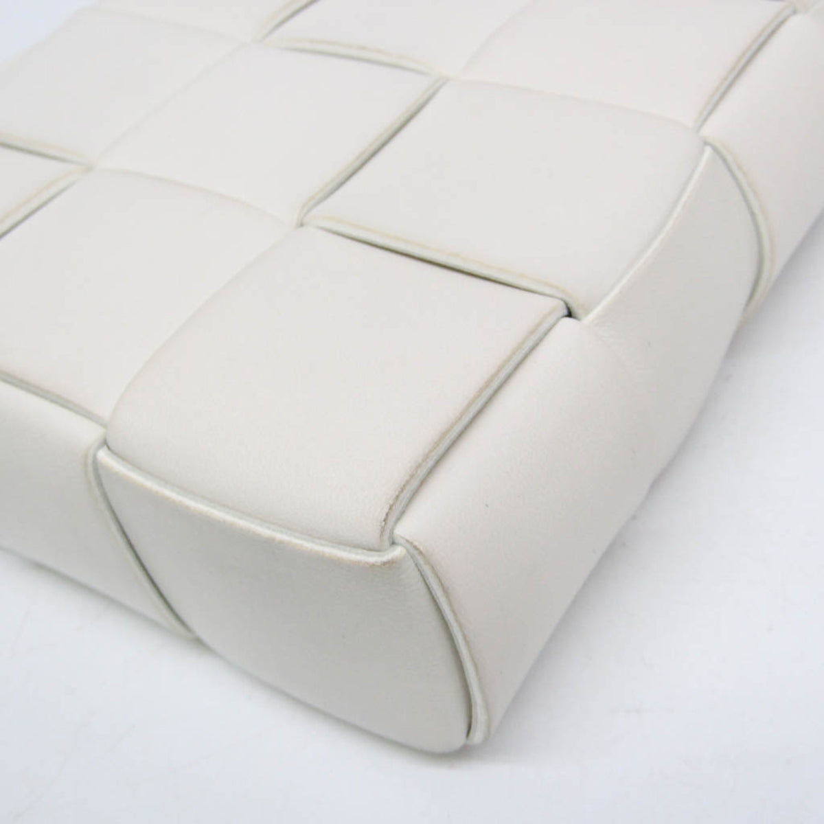Bottega Veneta Cassette Convertible Maxi Intrecciato Leather, White, Leather, Tote Bag