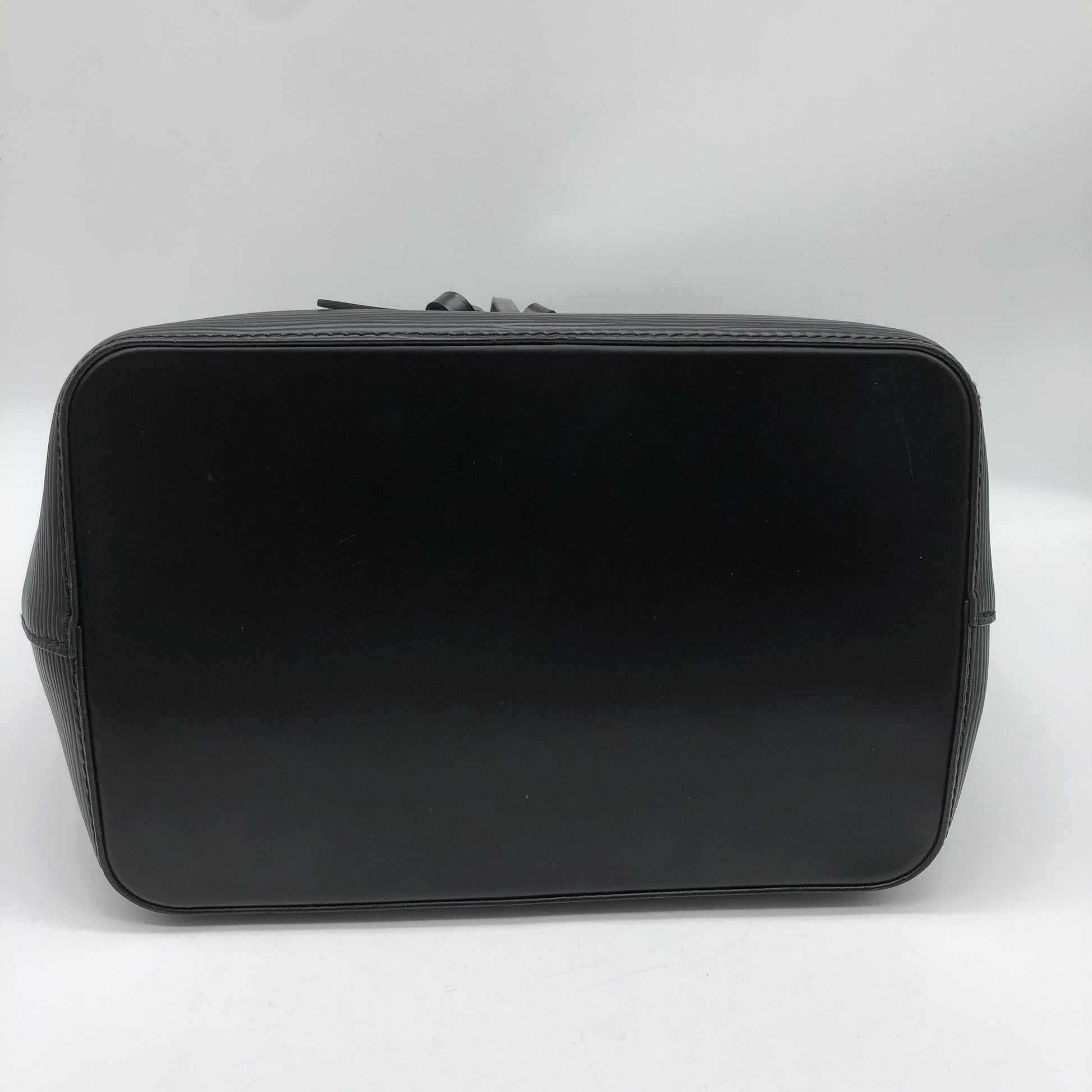 Louis Vuitton NeoNoe Epi Leather, Black, Leather, Handbag