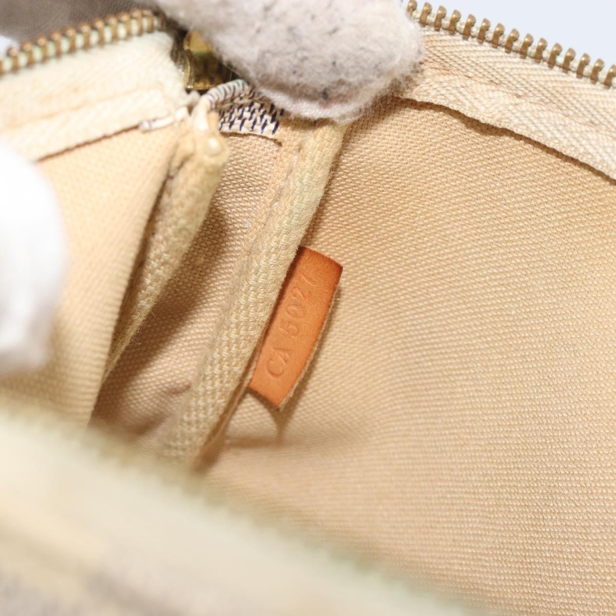 Louis Vuitton Pochette Accessoires Damier, Beige, Canvas, Clutch
