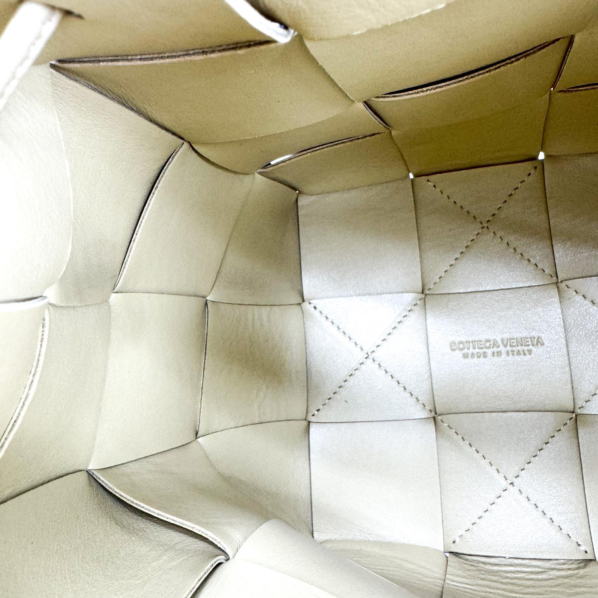 Bottega Veneta Cassette Leather, Beige, Leather, Shoulder Bag