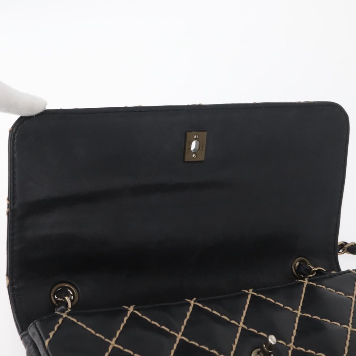 Chanel Chanel Matelassé Cuir Noir Black leather, Black, Leather, Handbag