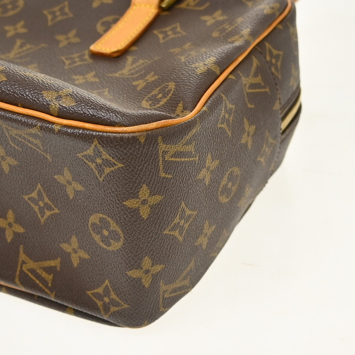 Louis Vuitton Cite Monogram Canvas, Brown, Canvas, Shoulder Bag