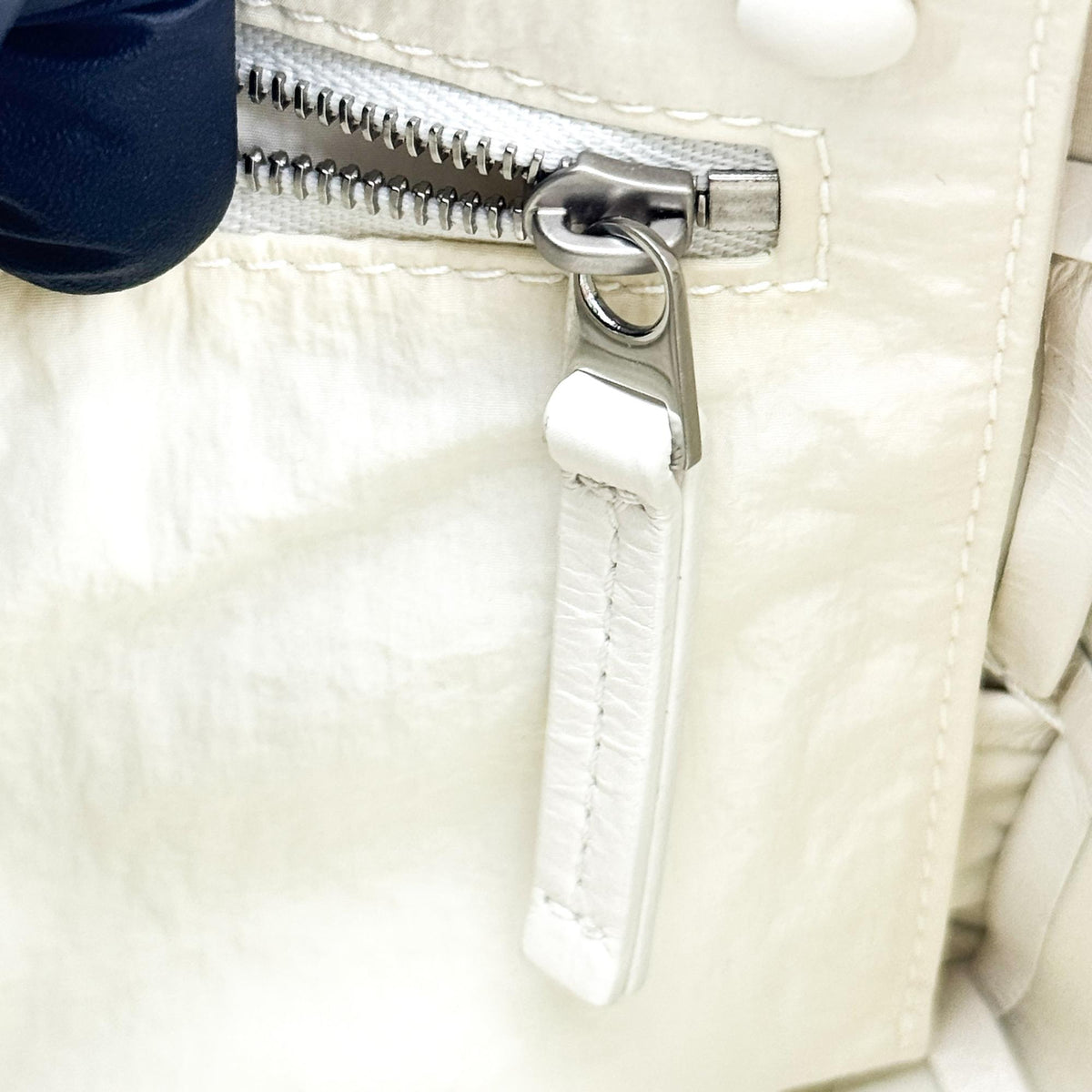 Bottega Veneta Brick Cassette Maxi Intrecciato Leather, White, Leather, Shoulder Bag