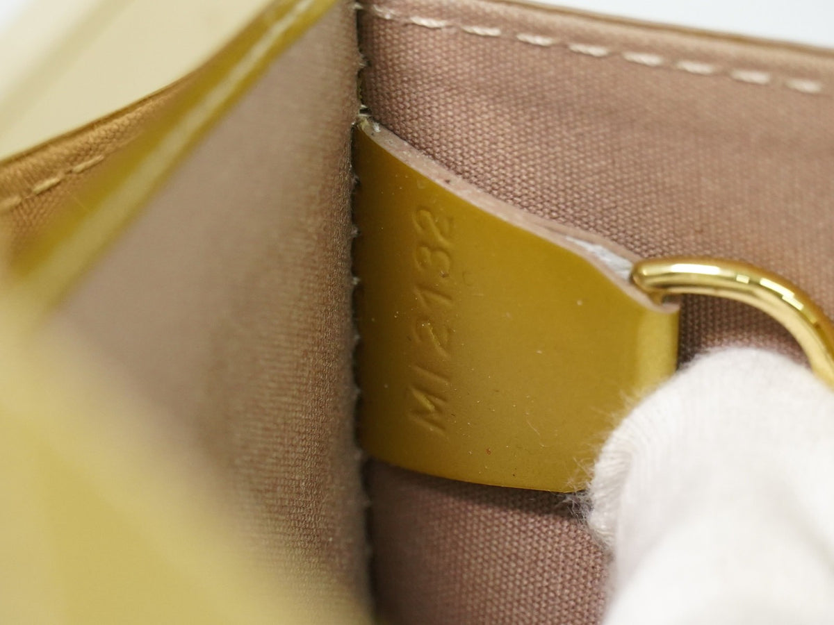 Louis Vuitton Deesse Monogram Vernis, Beige, Leather, Handbag