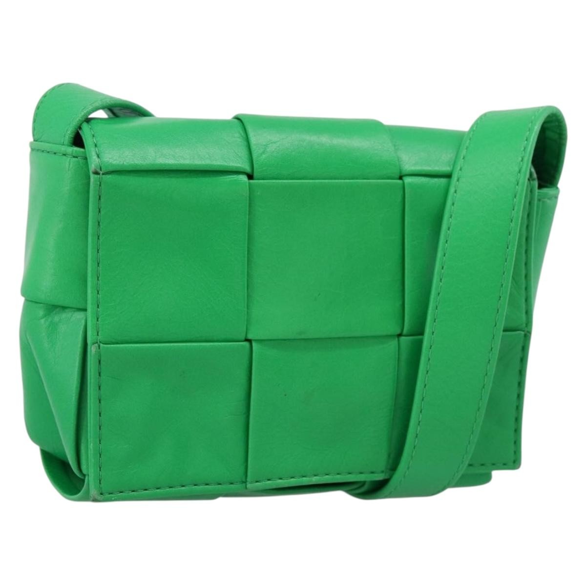 Bottega Veneta Cassette Maxi Intrecciato Leather, Green, Leather, Clutch
