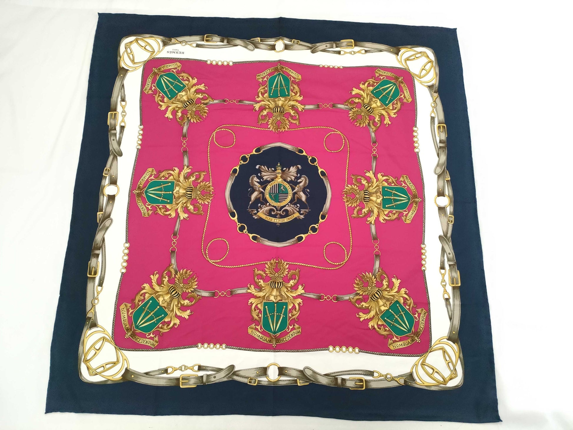 Hermes Carré 90 Silk multicolor, Multicolour, Silk, Scarf