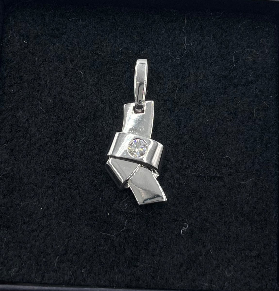 Cartier Knot Pendant - Brandsamsara