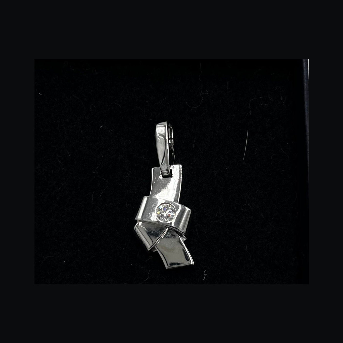 Cartier Knot Pendant - Brandsamsara