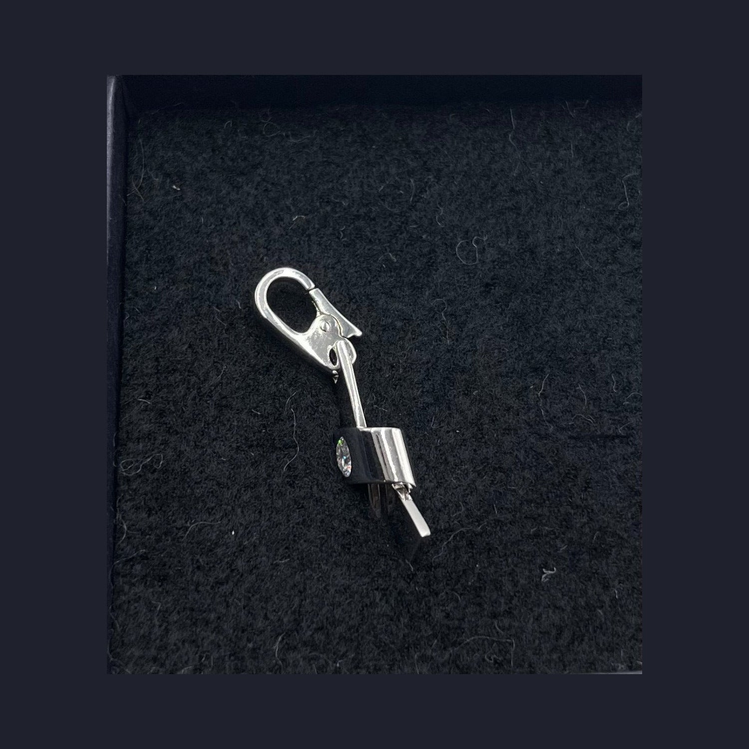 Cartier Knot Pendant - Brandsamsara