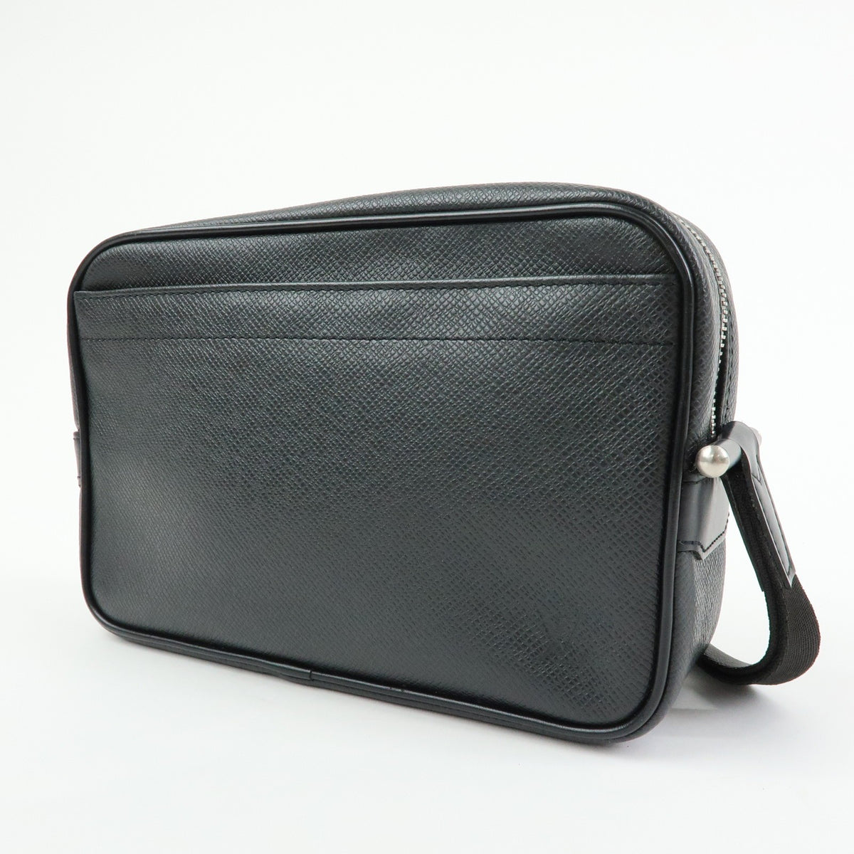 Louis Vuitton Kaluga Pochette Clutch Taiga Leather, Black, Leather, Clutch