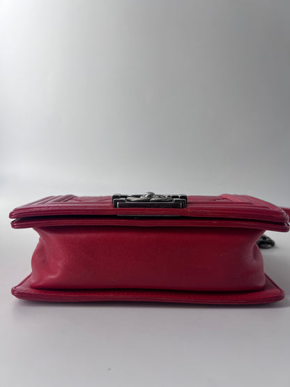 Chanel Boy Flap Bag Quilted Lambskin, RED, LEATHER, Shoulder bag