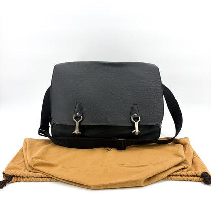 Louis Vuitton Roman Handbag Taiga Leather, Black, Leather, Handbag