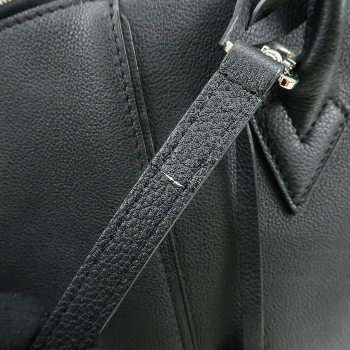 Louis Vuitton Soft Lockit Leather, Black, Leather, Handbag