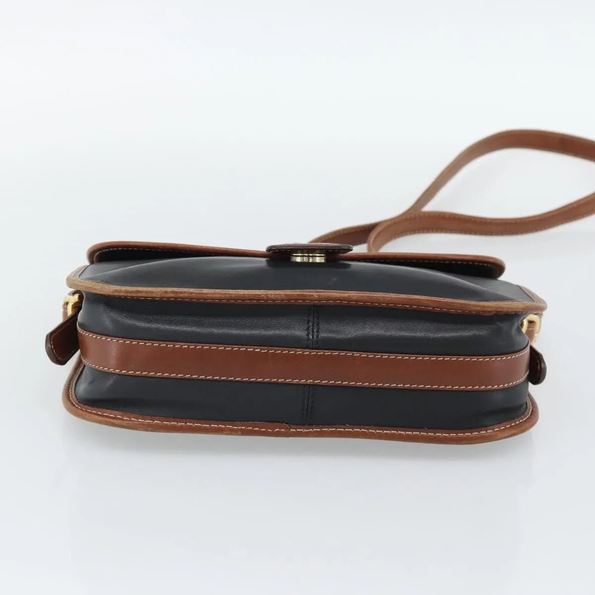 Celine Flap Shoulder - Brandsamsara