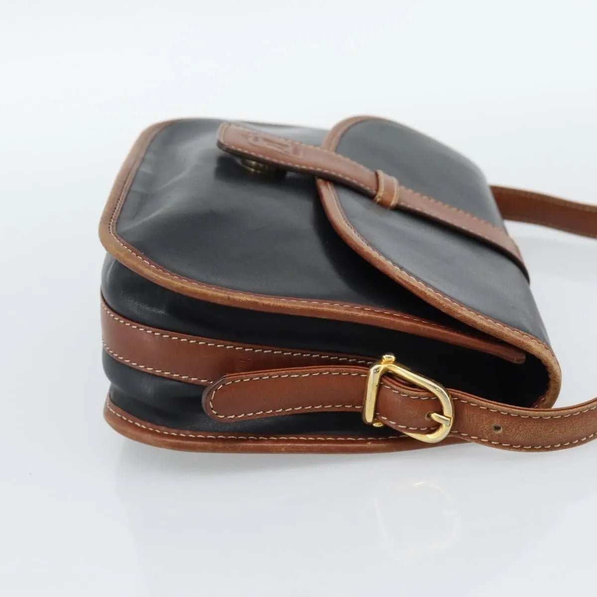 Celine Flap Shoulder - Brandsamsara