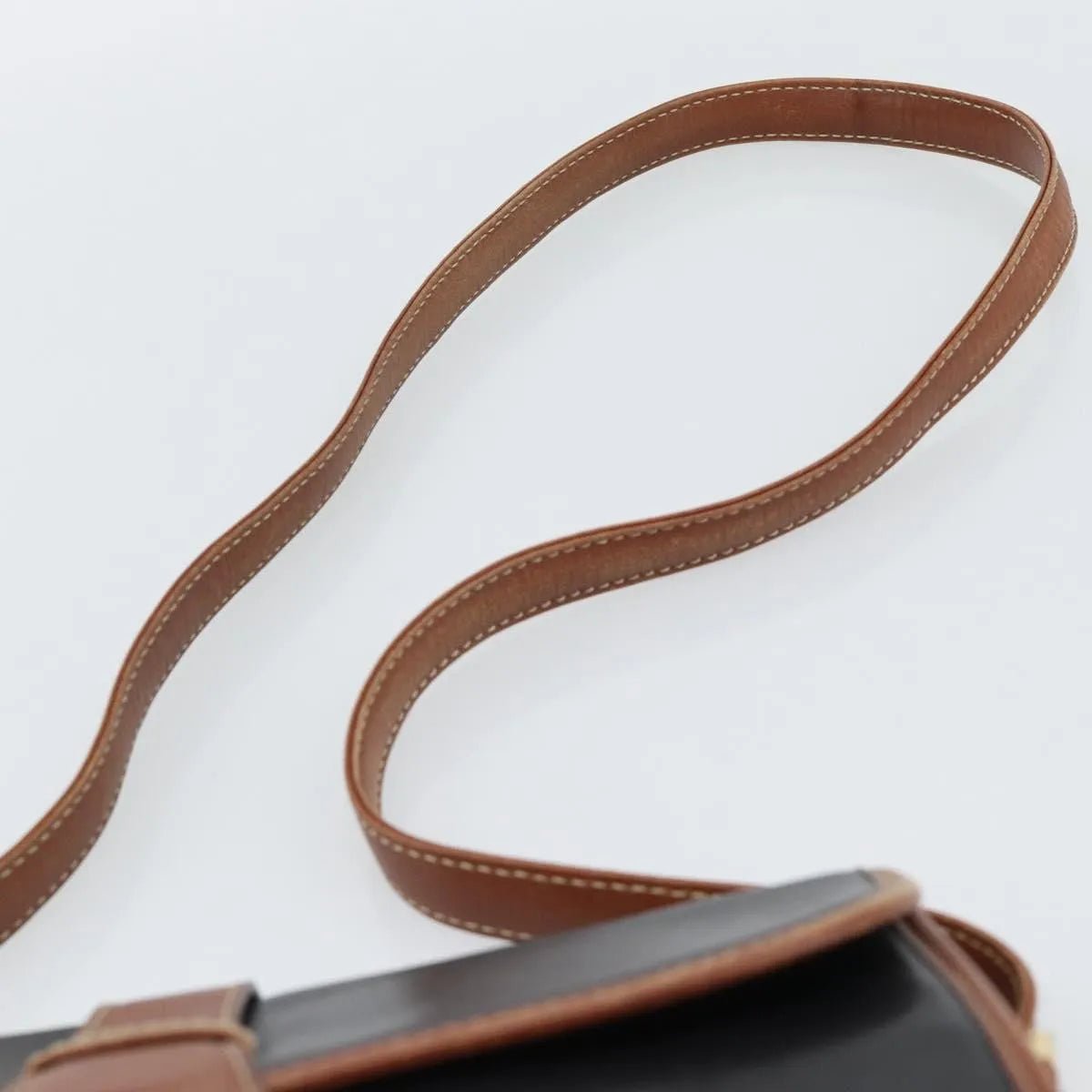 Celine Flap Shoulder - Brandsamsara