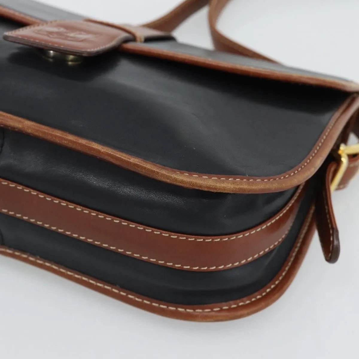 Celine Flap Shoulder - Brandsamsara