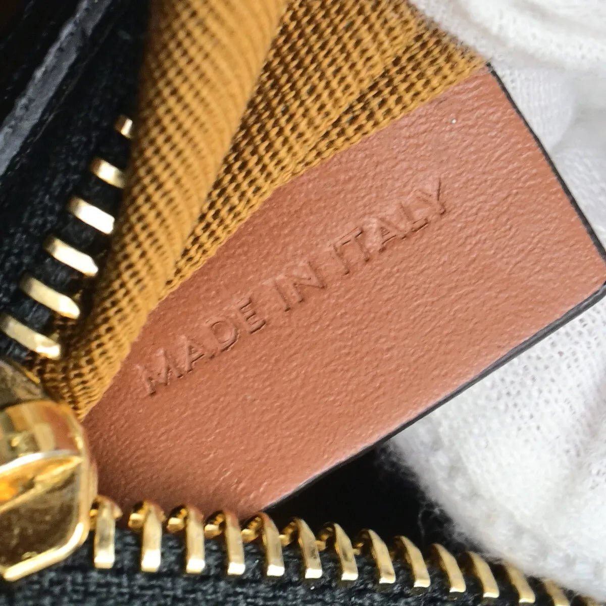 Celine Vertical Cabas Tote - Brandsamsara