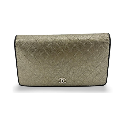 Chanel 19 Flap Quilted Lambskin, Gold, Calfskin, Wallet
