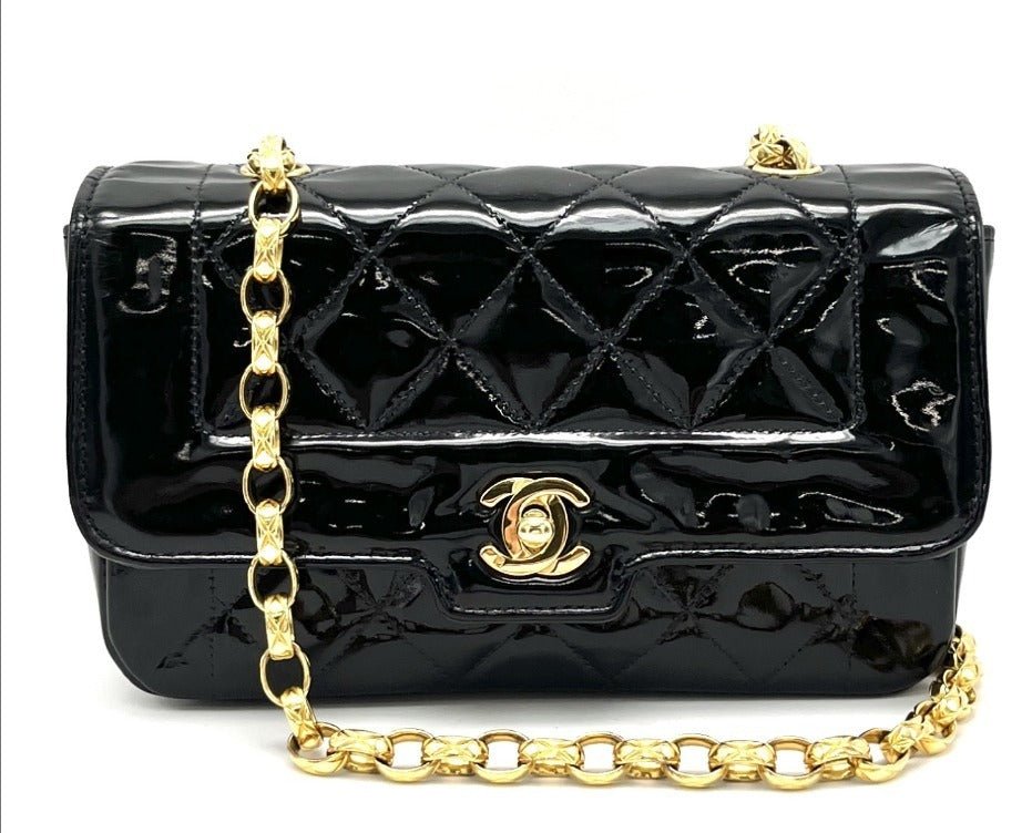 Chanel BLACK PATENT LEATHER HANDBAG - Brandsamsara