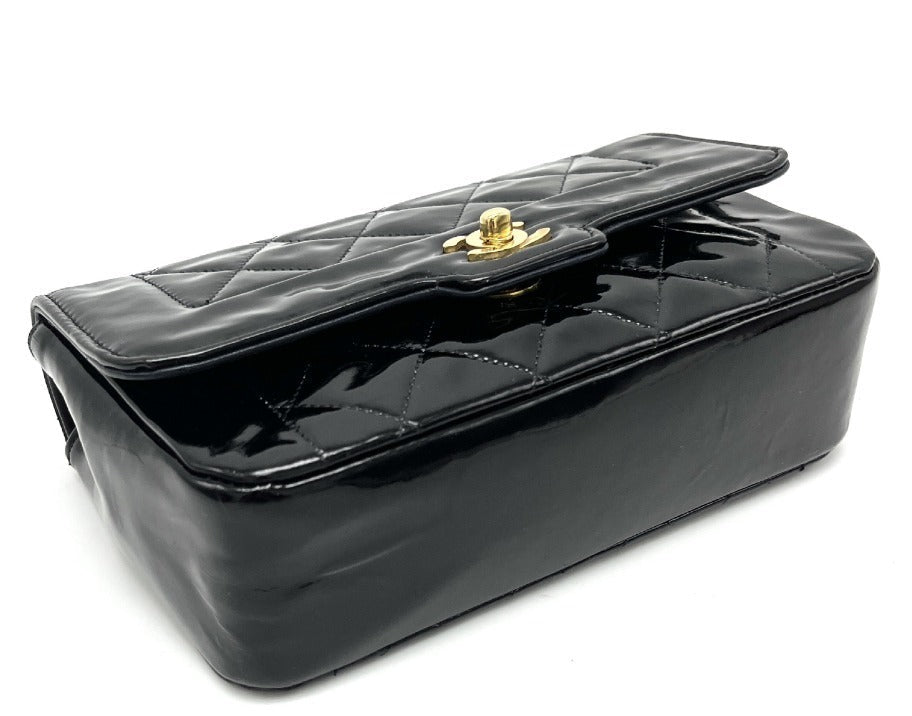 Chanel BLACK PATENT LEATHER HANDBAG - Brandsamsara