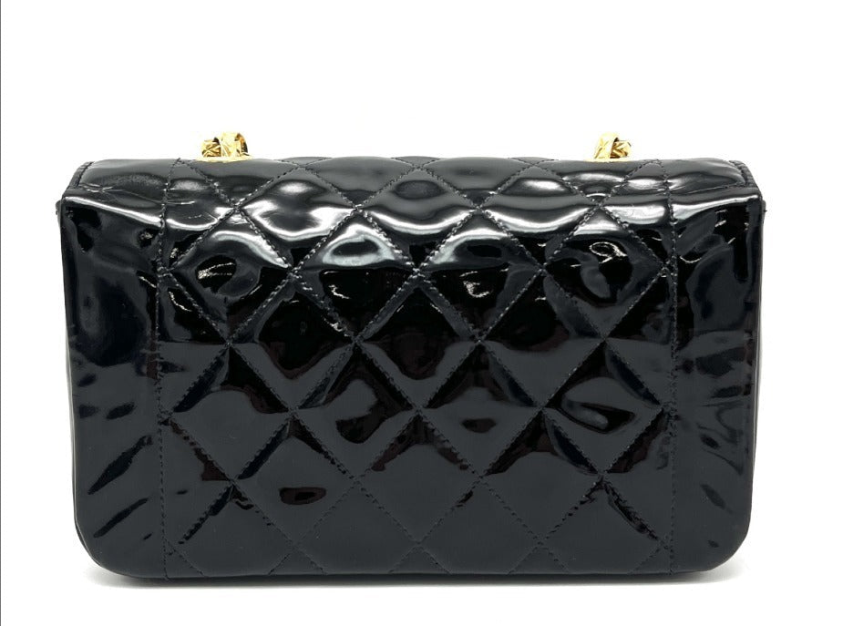 Chanel BLACK PATENT LEATHER HANDBAG - Brandsamsara