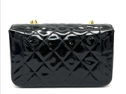 Chanel BLACK PATENT LEATHER HANDBAG - Brandsamsara