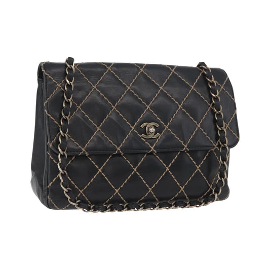 Chanel Chanel Matelassé Cuir Noir Black leather, Black, Leather, Handbag