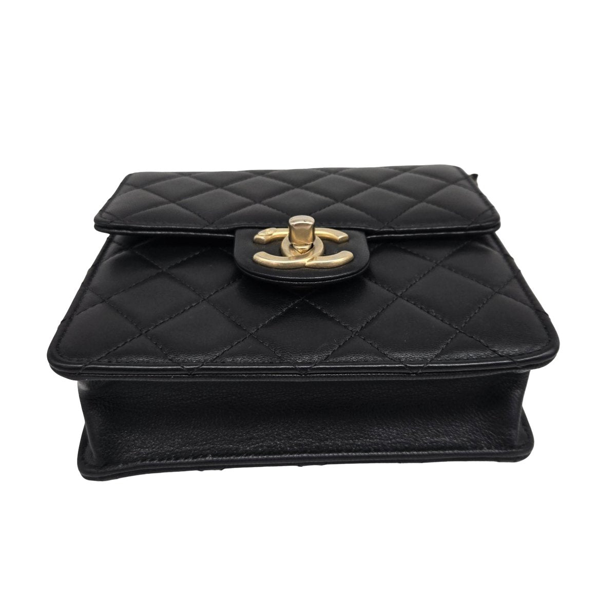 Chanel Chic Pearls Flap Clutch with Chain - Brandsamsara