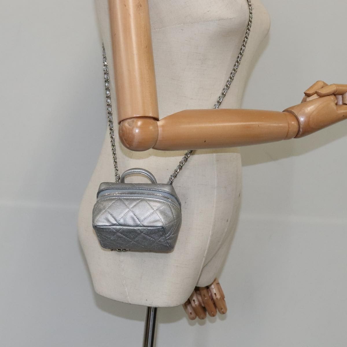 Chanel Classic Vanity Case with Chain - Brandsamsara