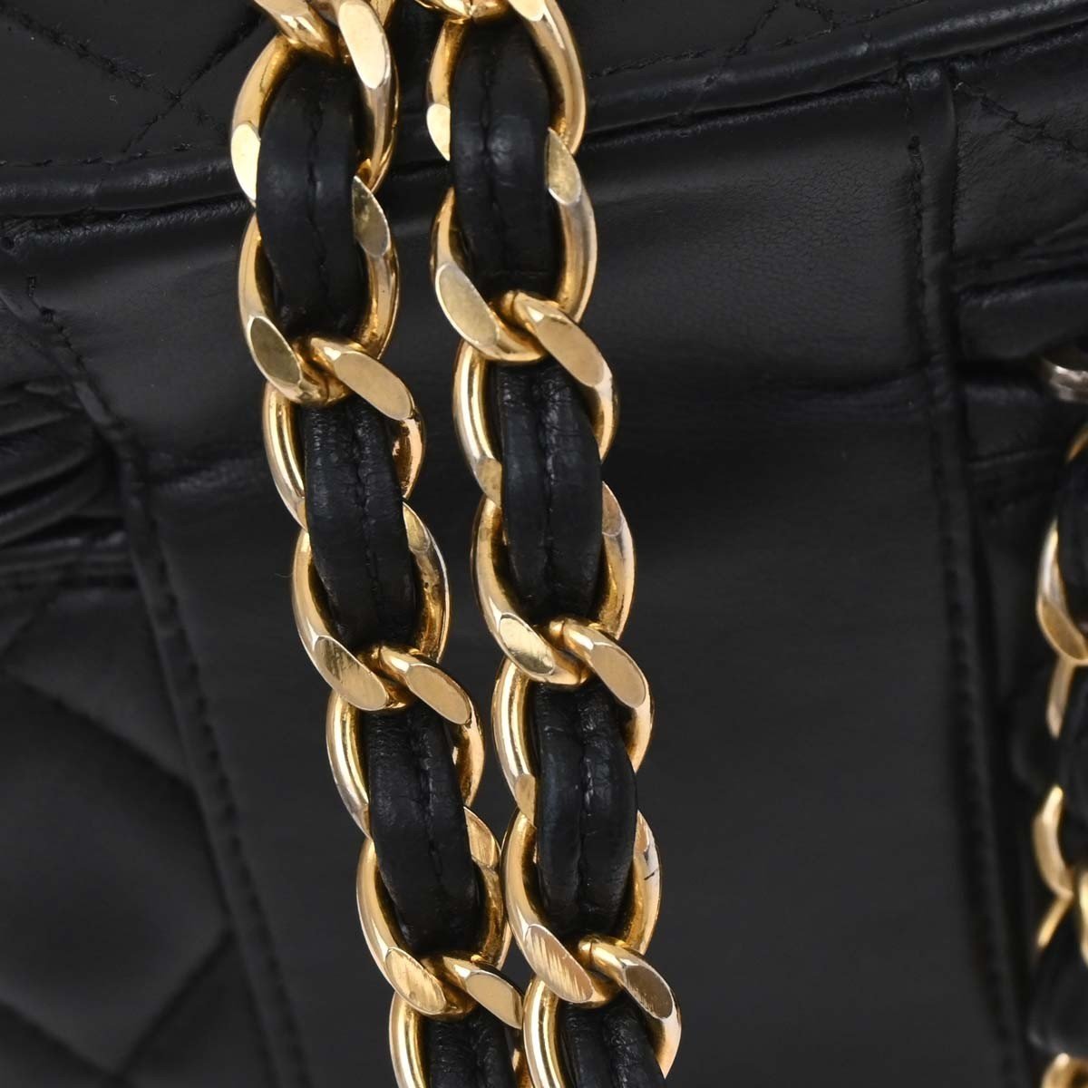 Chanel Vintage Box Zip Tassel Bag - Brandsamsara