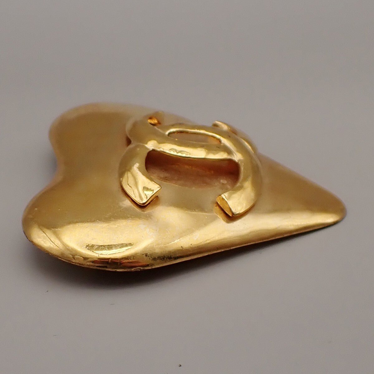 Chanel Vintage CC Heart Brooch - Brandsamsara