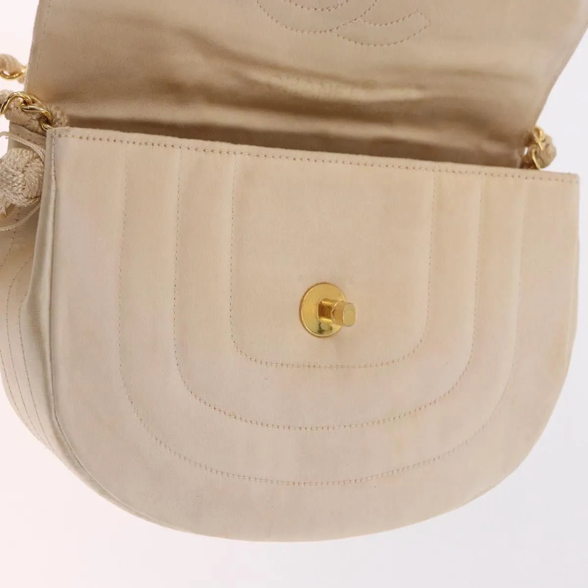 Chanel Vintage Round Flap - Brandsamsara