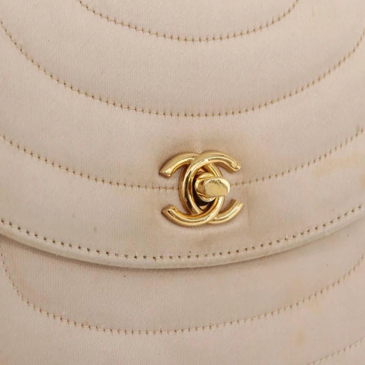 Chanel Vintage Round Flap - Brandsamsara