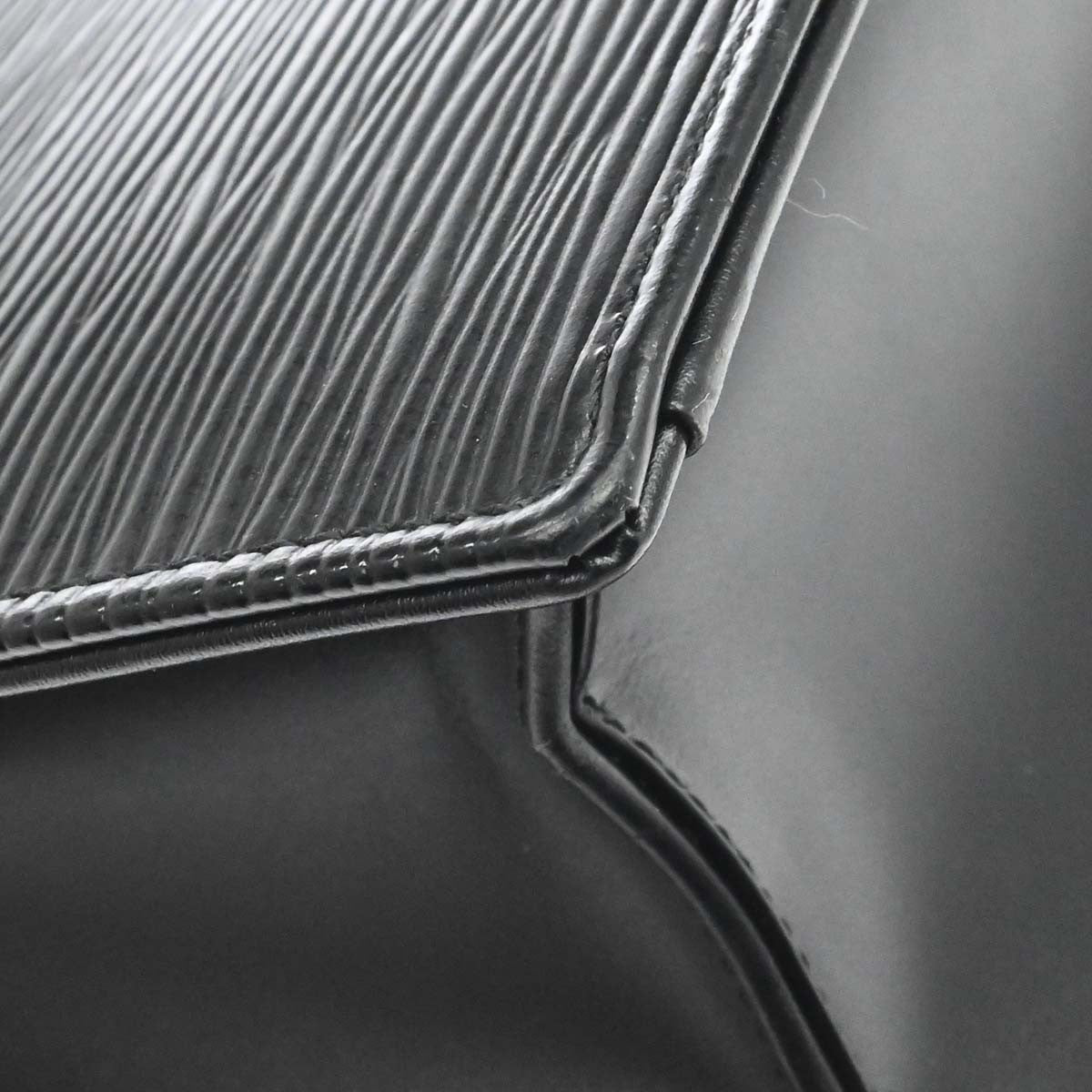 Louis Vuitton Ombre Epi Leather, Black, Leather, Handbag
