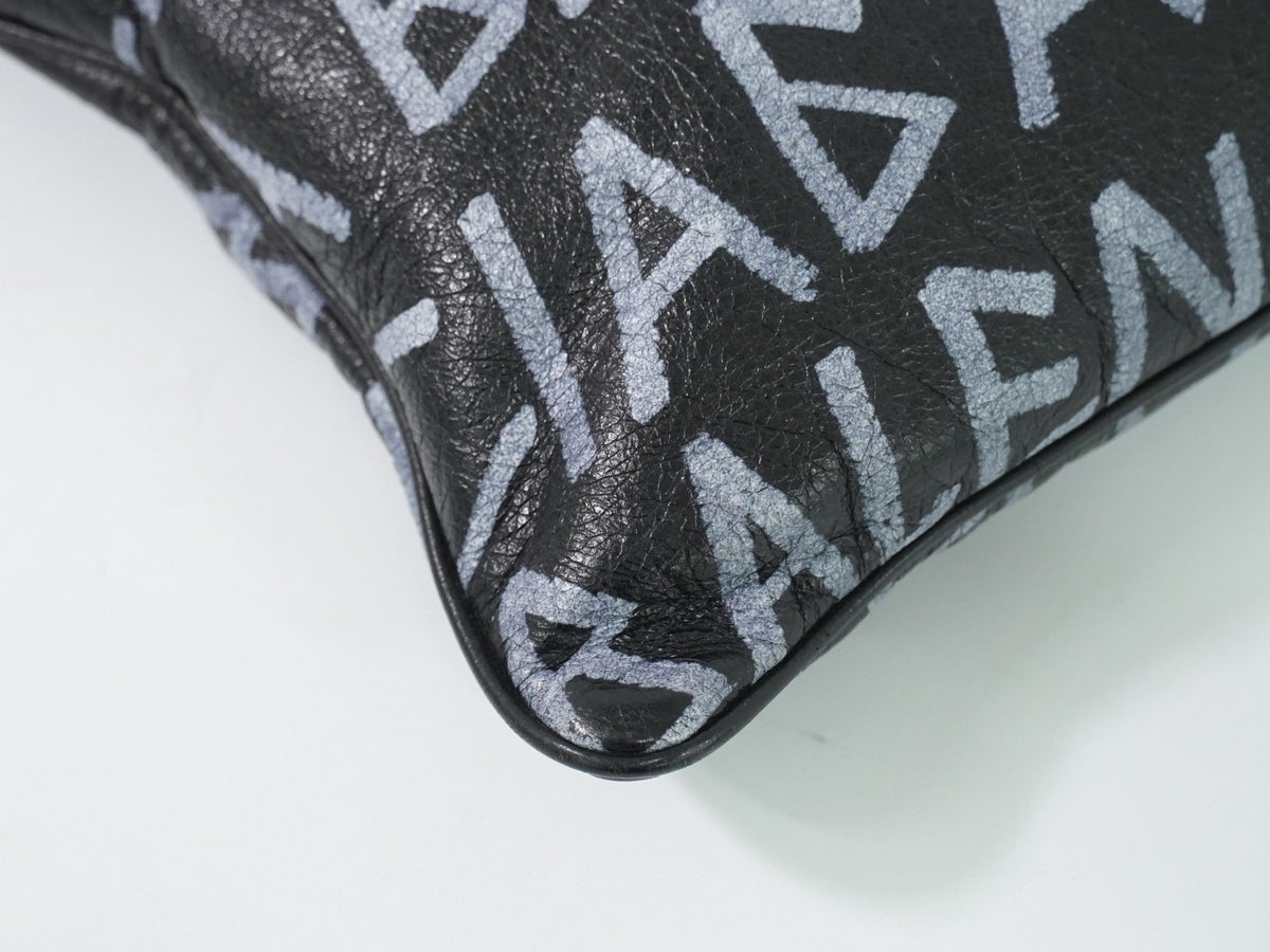 Balenciaga Graffiti Leather, Black, Leather, Clutch