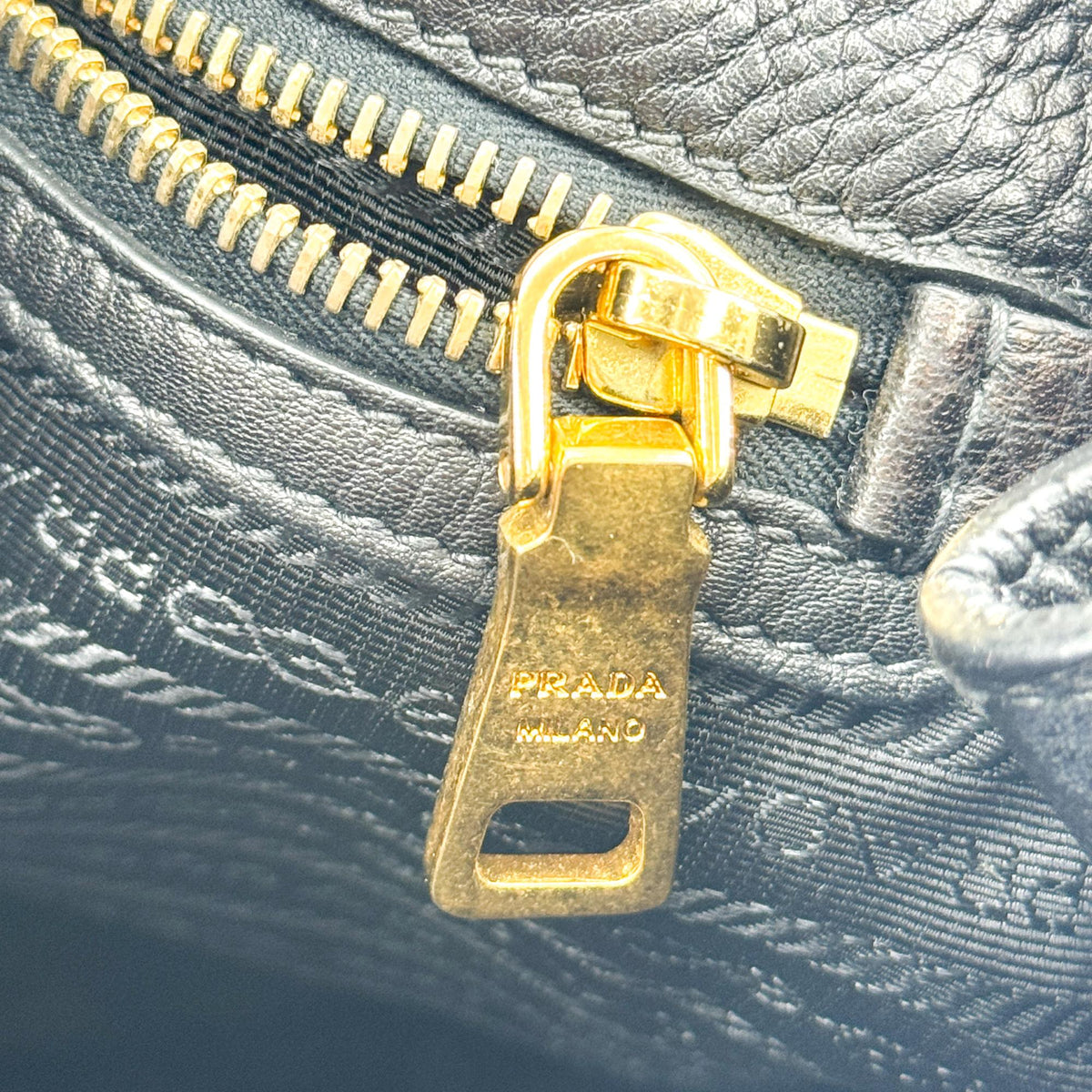 Prada Convertible Open Leather, Black, Leather, Tote Bag