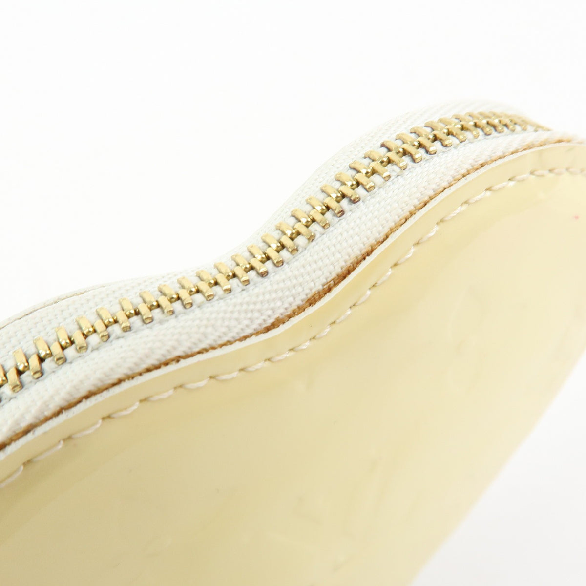 Louis Vuitton Heart Coin Purse Monogram Vernis, Beige, Patent Leather, Clutch