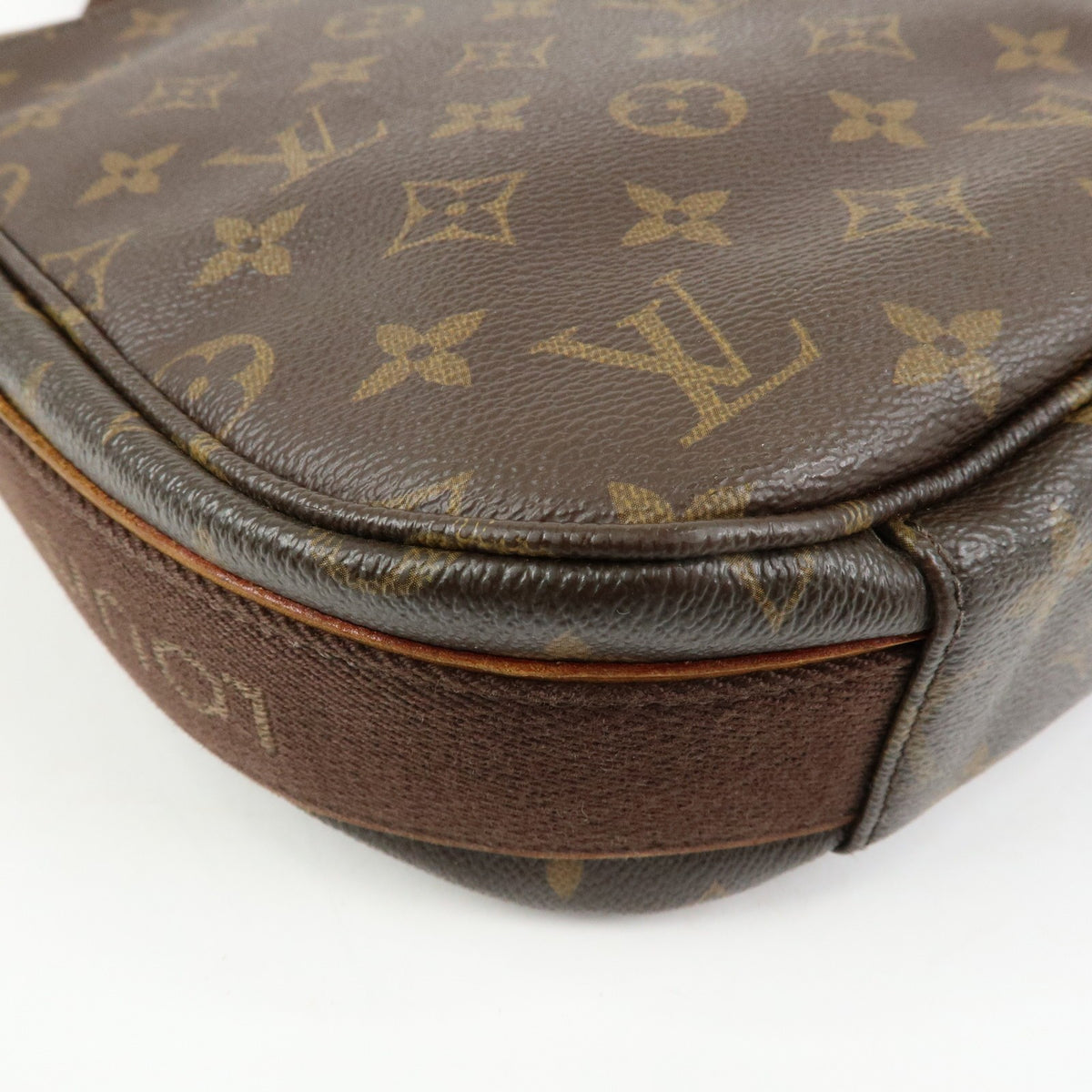 Louis Vuitton Beaubourg Messenger Monogram Canvas, Brown, Canvas, Handbag
