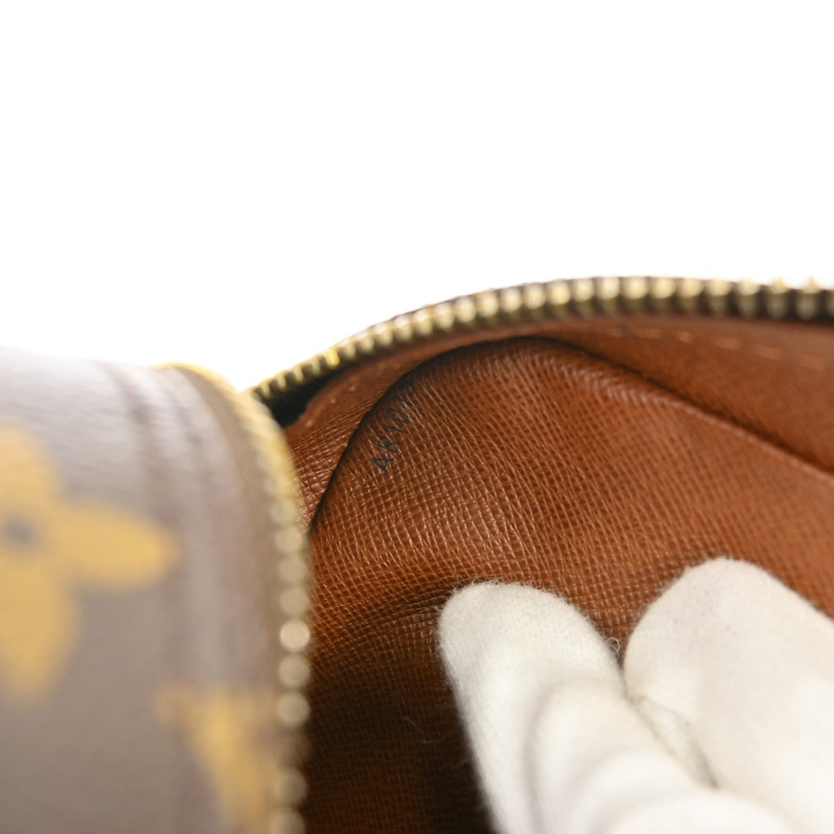 Louis Vuitton Nil Messenger Monogram Canvas, Brown, Canvas, Handbag